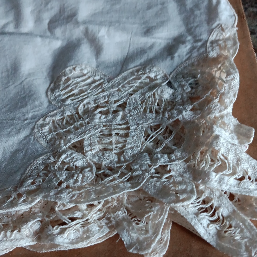 Off white Doillie Table Topper